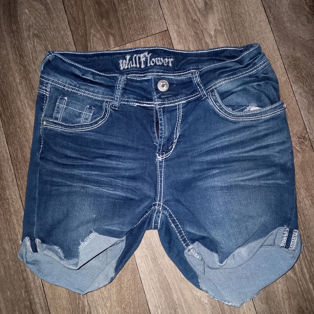 Wallflower denim jean shorts size 9